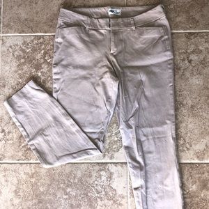 Old Navy Khaki Pixie Pants Size 6